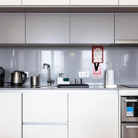 S. Lazaro Apartment